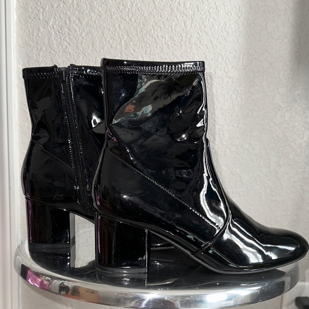Unisa Shiny Black Ankle Booties